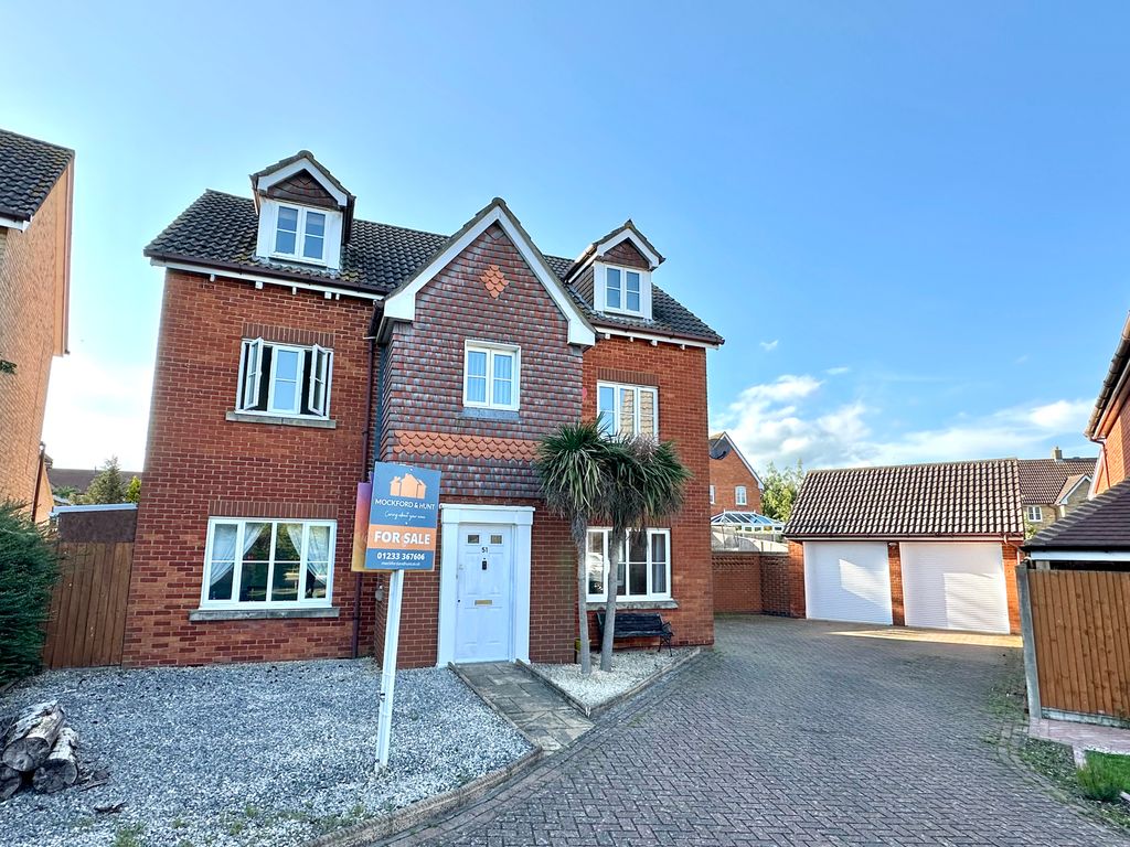 5 bed detached house for sale in Caesar Avenue, Ashford, Kent TN23, £
