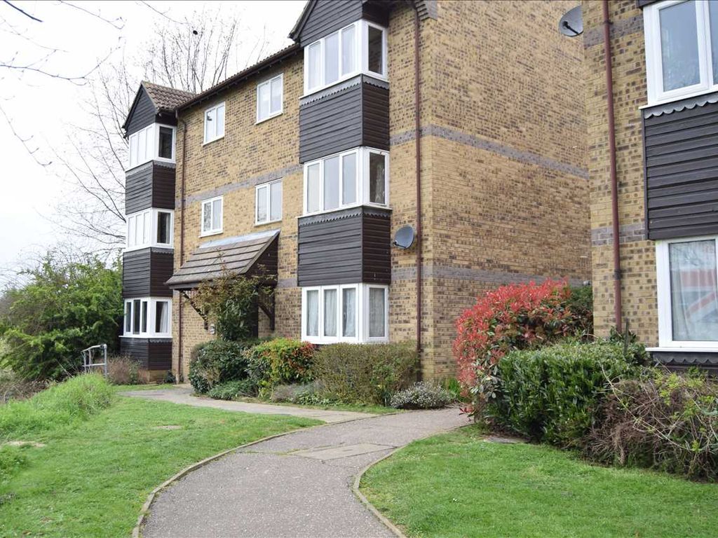 2 bed flat for sale in Wickham Road, Witham CM8 Zoopla