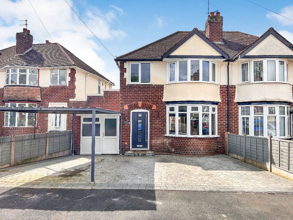 3 bed semidetached house for sale in Windsor Grove, Wordsley