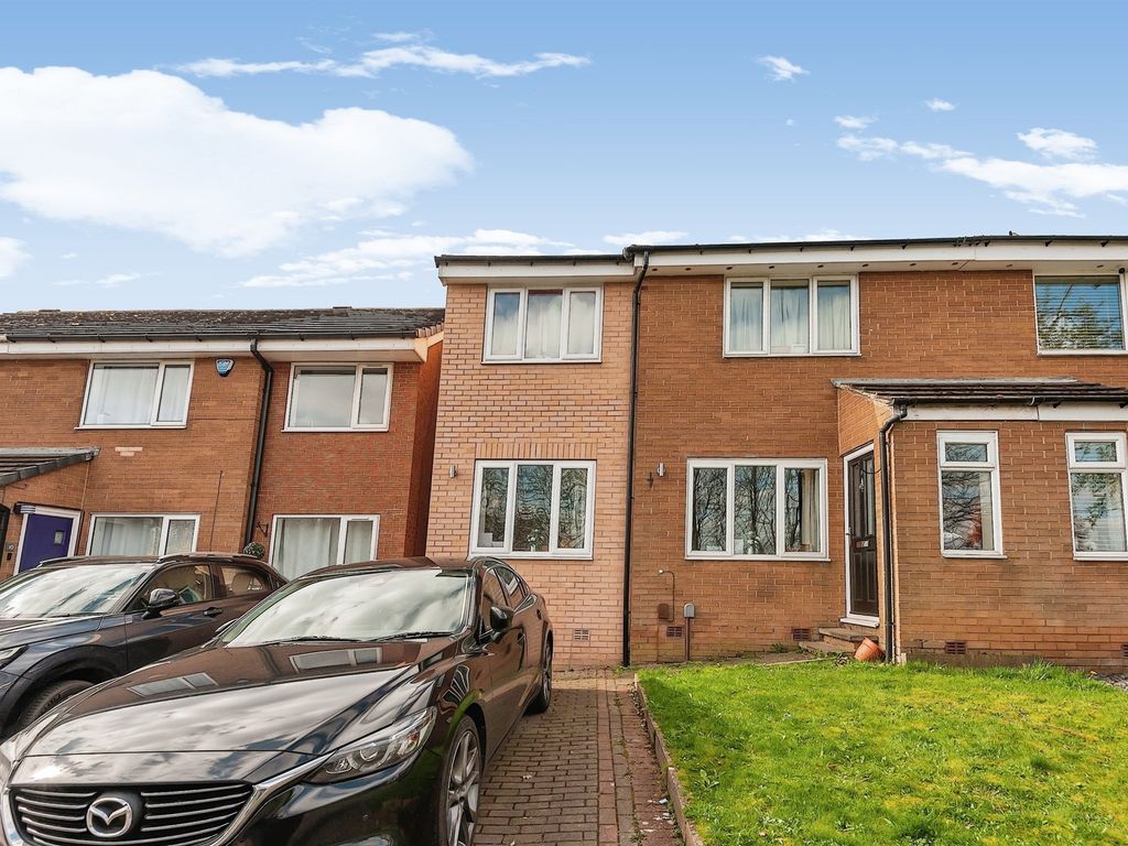 4 bed semidetached house for sale in Woodlands Close, Bradley