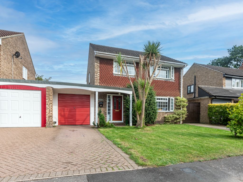 4 bed detached house for sale in Gibbons Close, Sandhurst, Berkshire