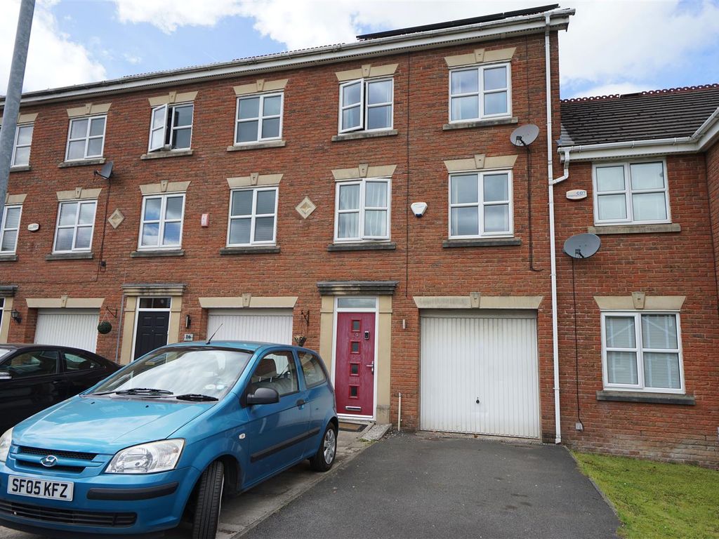 4 bed town house for sale in Brightwater, Horwich, Bolton BL6 Zoopla