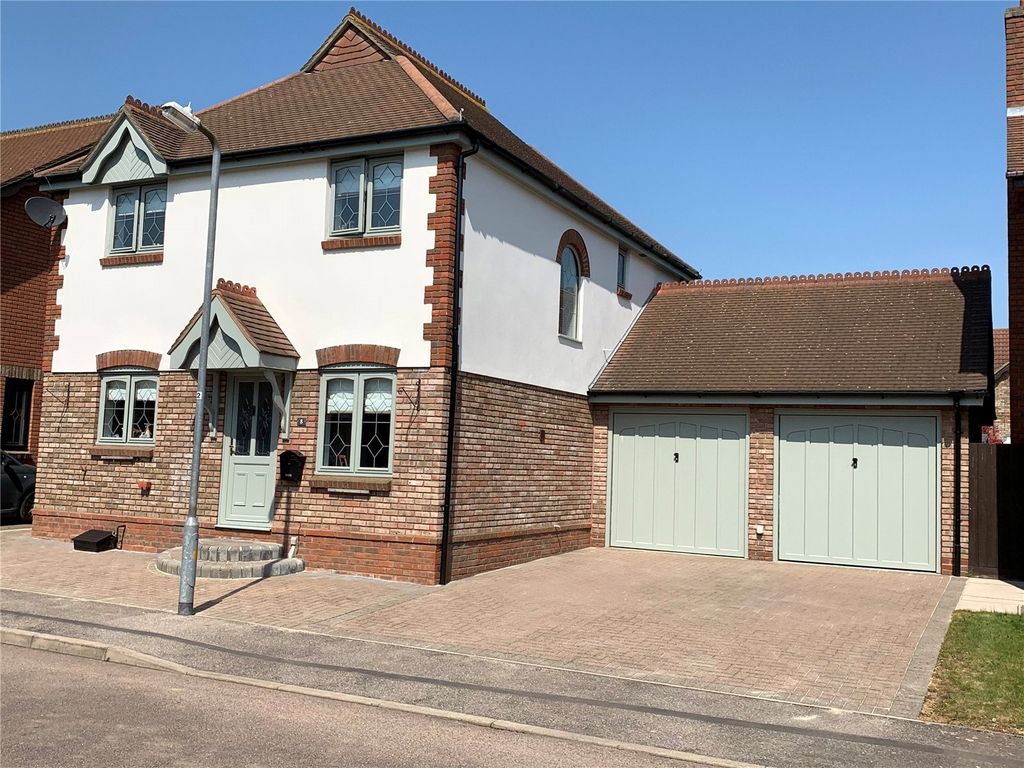 Cumbrae Mews, Wickford, Essex SS12  