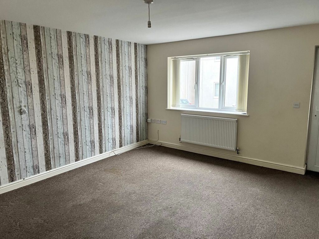 2 bed property to rent in Mount Pleasant, Holyhead, Ynys Môn LL65, £695