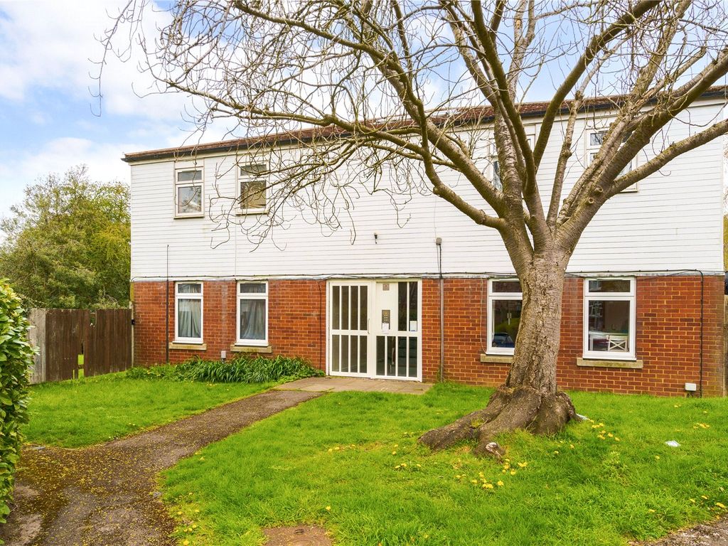 1 bed flat for sale in Waldegrave Park, Harpenden, Hertfordshire AL5