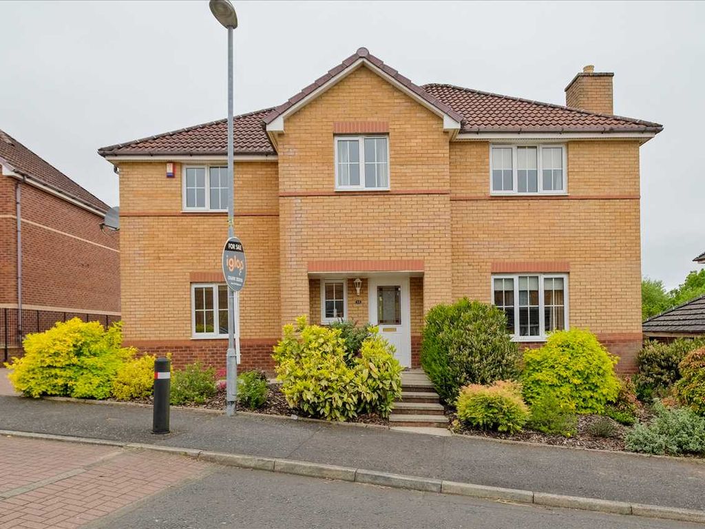 6 bed detached house for sale in Huntly Gardens, Blantyre, Glasgow G72