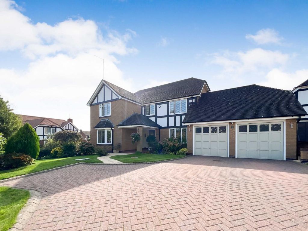 4 bed detached house for sale in Applecross Close, Westwood Heath
