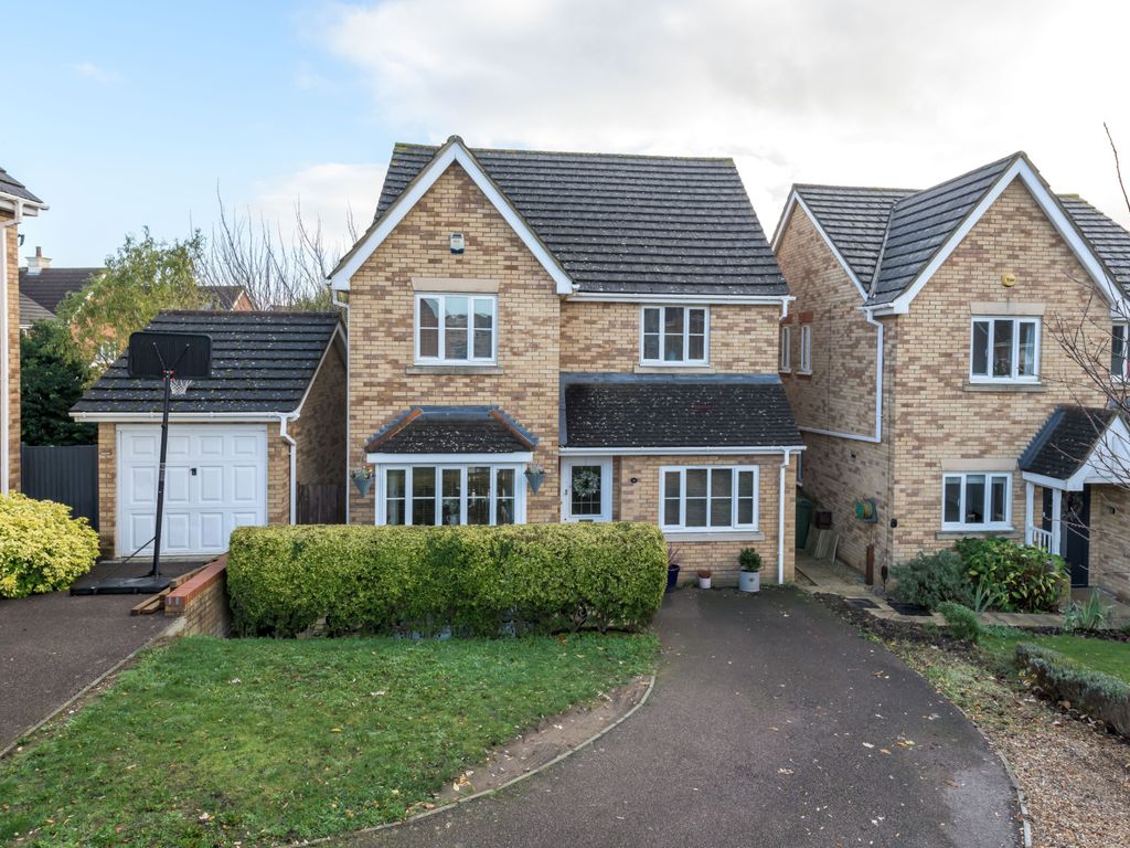 4 bed detached house for sale in Kingfisher Road, Shefford SG17 Zoopla