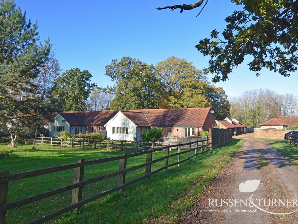 3 bed terraced bungalow for sale in Hill Road, Middleton, King's Lynn