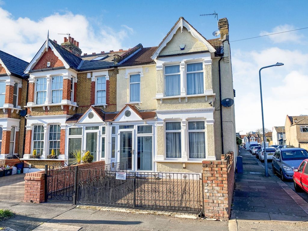 3 bed end terrace house for sale in Auckland Road, Ilford IG1 Zoopla