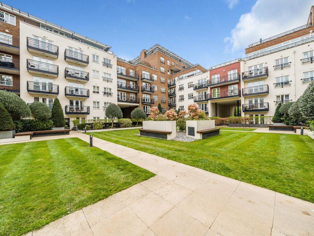 2 bed flat for sale in Royal Quarter, Seven Kings Way, Kingston Upon