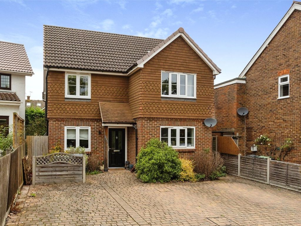 4 bed detached house for sale in Shipbourne Road, Tonbridge, Kent TN10