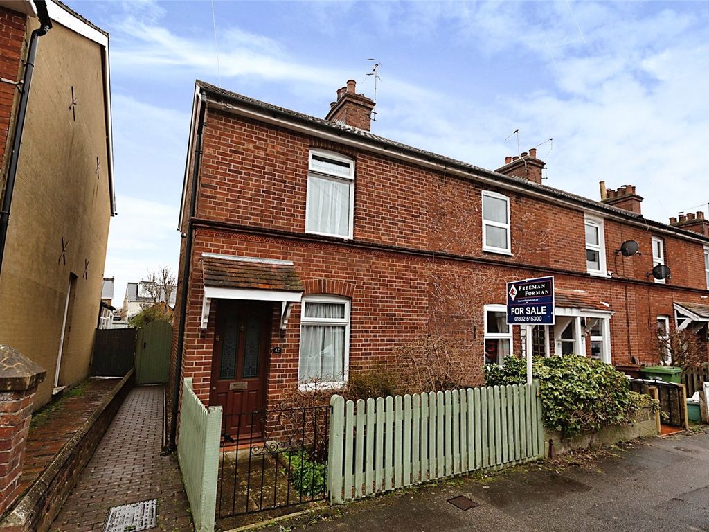 2 bed end terrace house for sale in Nursery Road, Tunbridge Wells TN4