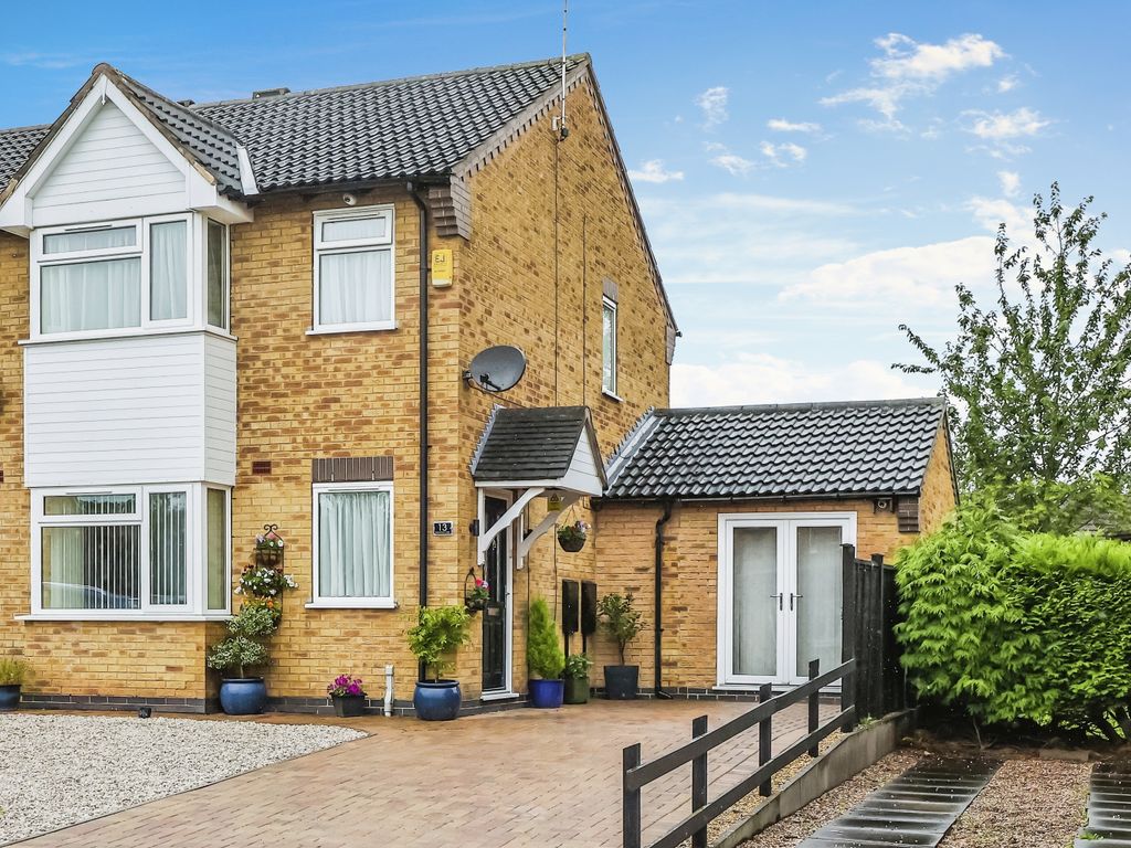 3 bed semidetached house for sale in Beardmore Close, Oakwood, Derby
