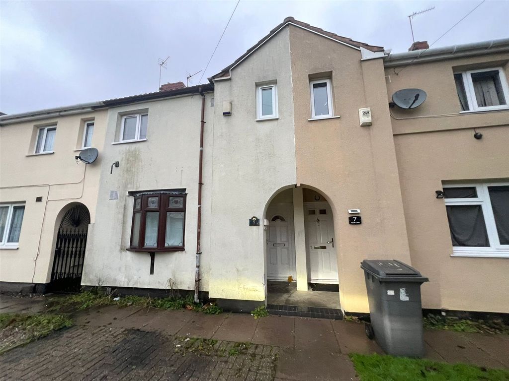 3 bed semidetached house to rent in Myatt Close, Wolverhampton, West