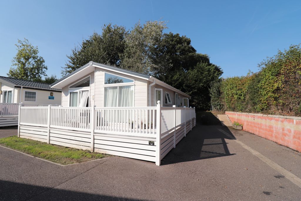 2 bed mobile/park home for sale in Warren Road, Dawlish Warren, Dawlish