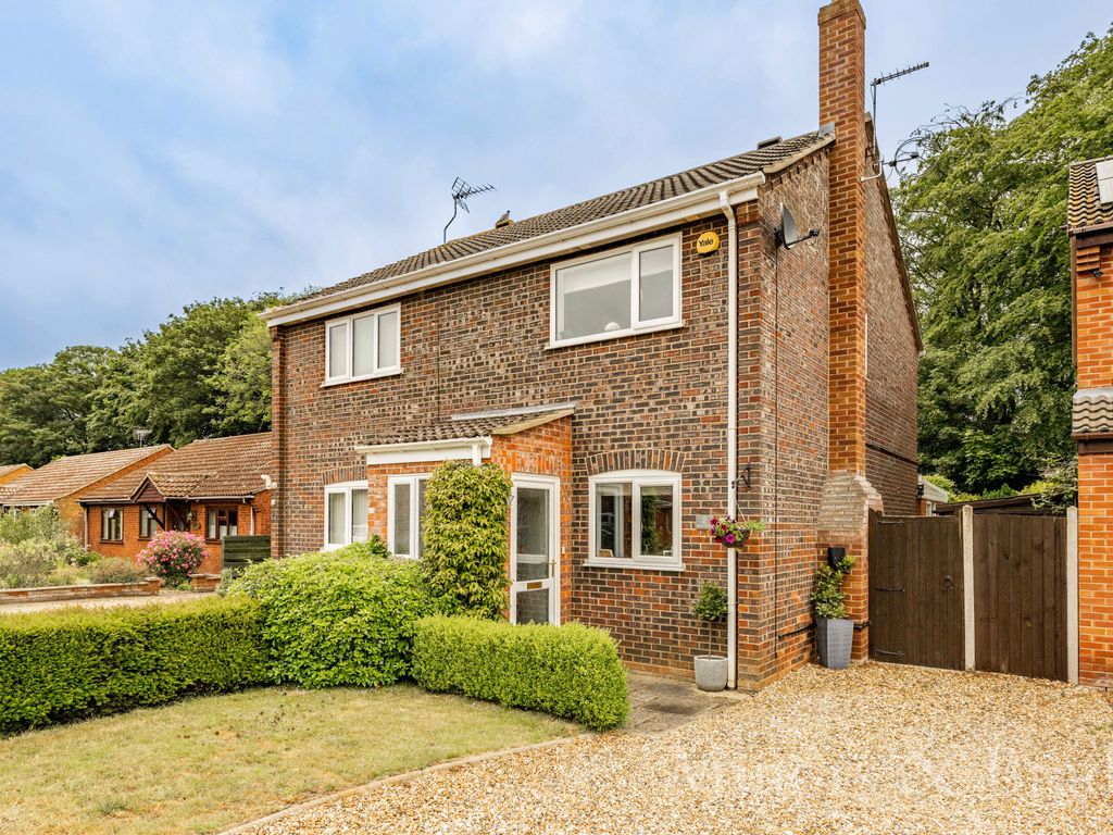 2 bed semidetached house for sale in Oakwood Close, Dereham NR19 Zoopla