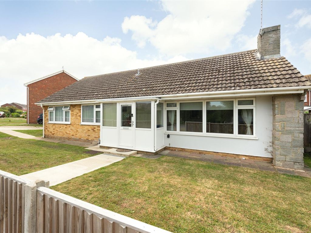 3 bed detached bungalow for sale in Columbia Avenue, Seasalter
