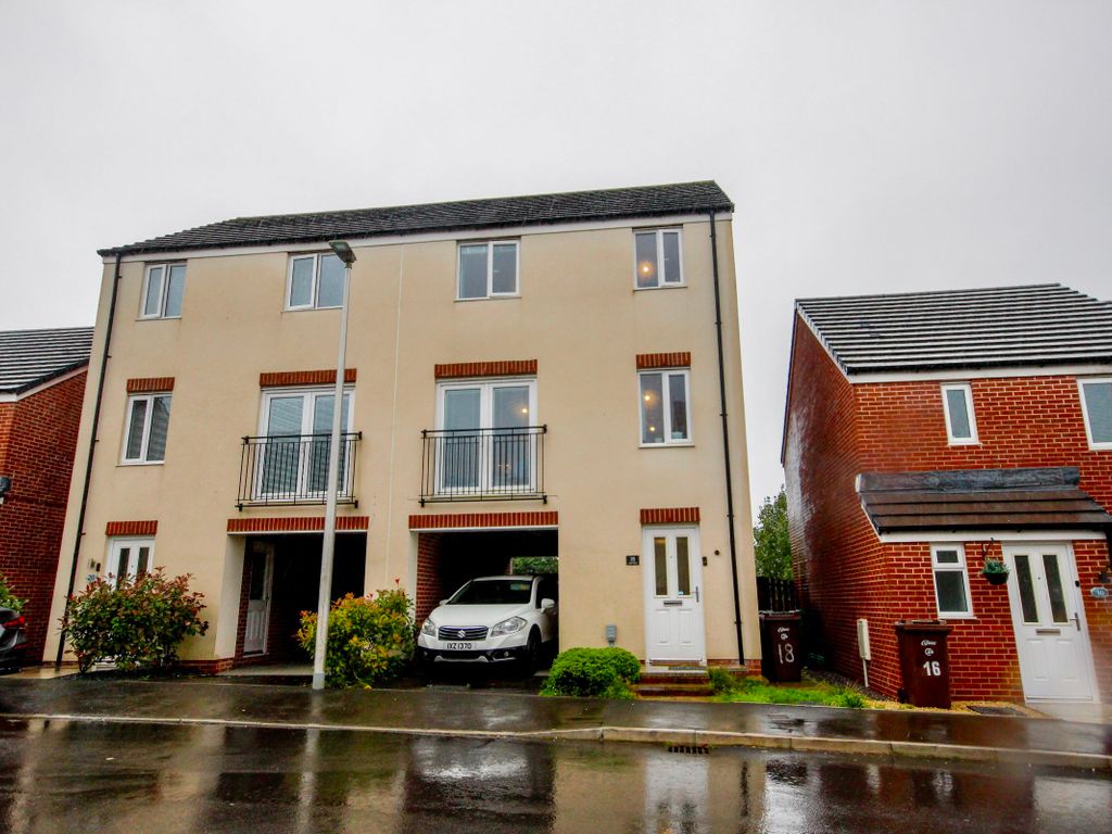 3 bed semidetached house for sale in Cae'r Delyn, Oakdale, Blackwood