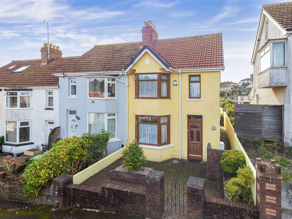 3 bed end terrace house for sale in Leys Road, Torquay TQ2, £280,000