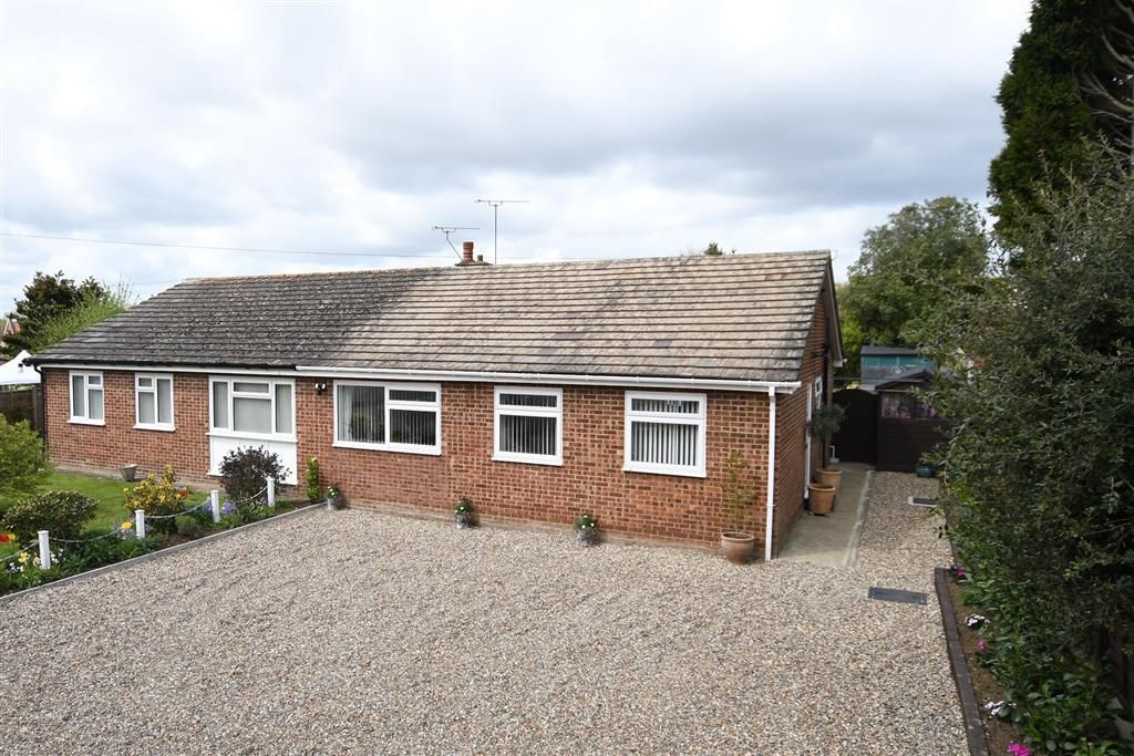 3 bed semidetached bungalow for sale in Spot Lane, Bearsted, Maidstone