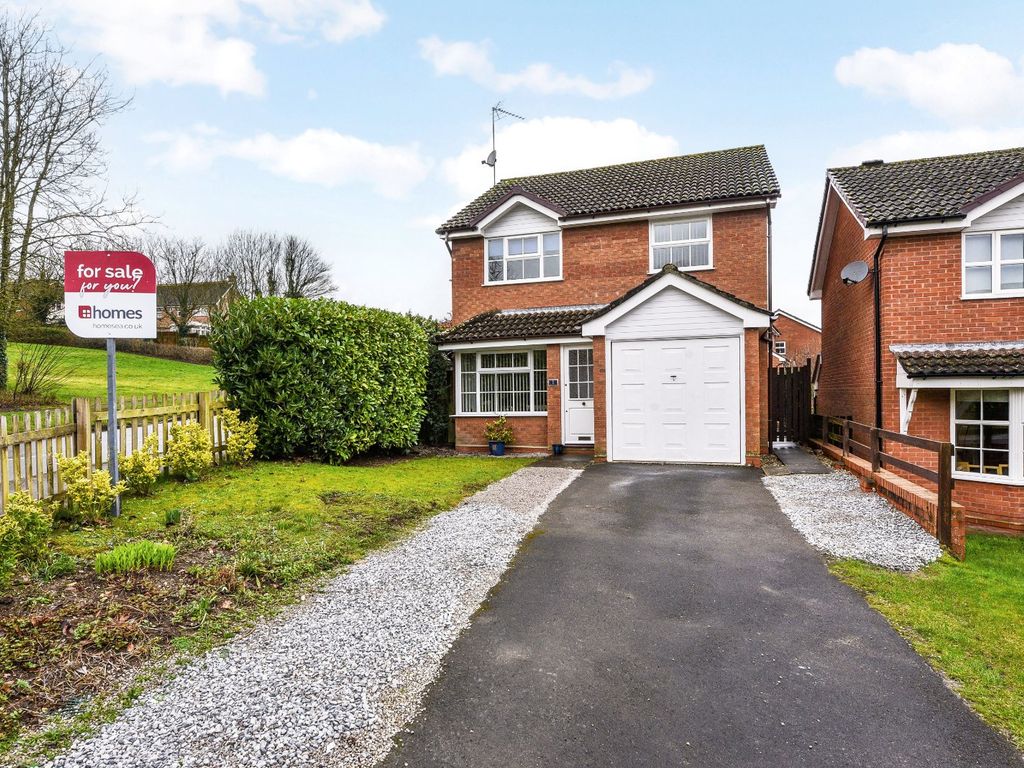 3 bed detached house for sale in Goodwood Close, Alton, Hampshire GU34
