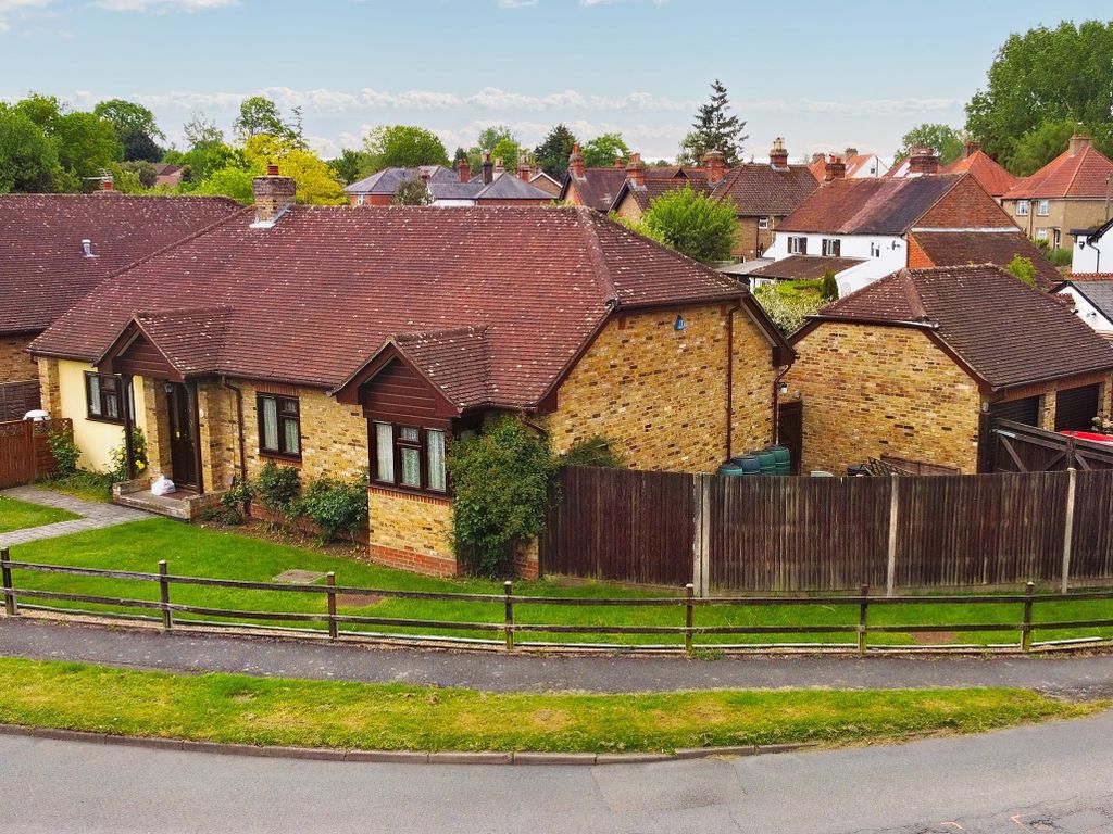 3 bed bungalow for sale in Sole Farm Road, Great Bookham, Leatherhead