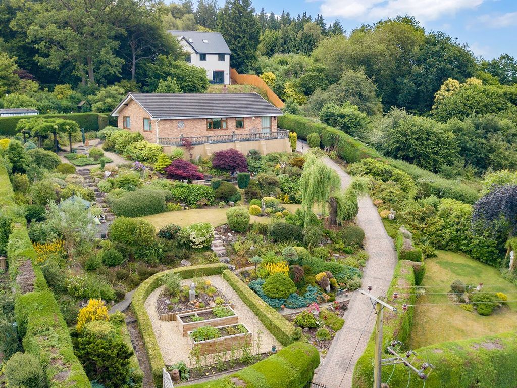 3 bed detached bungalow for sale in 21 Hewletts Way, Ruspidge