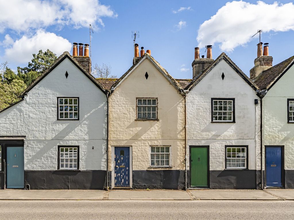 2 bed terraced house for sale in Anstey Road, Alton, Hampshire GU34, £