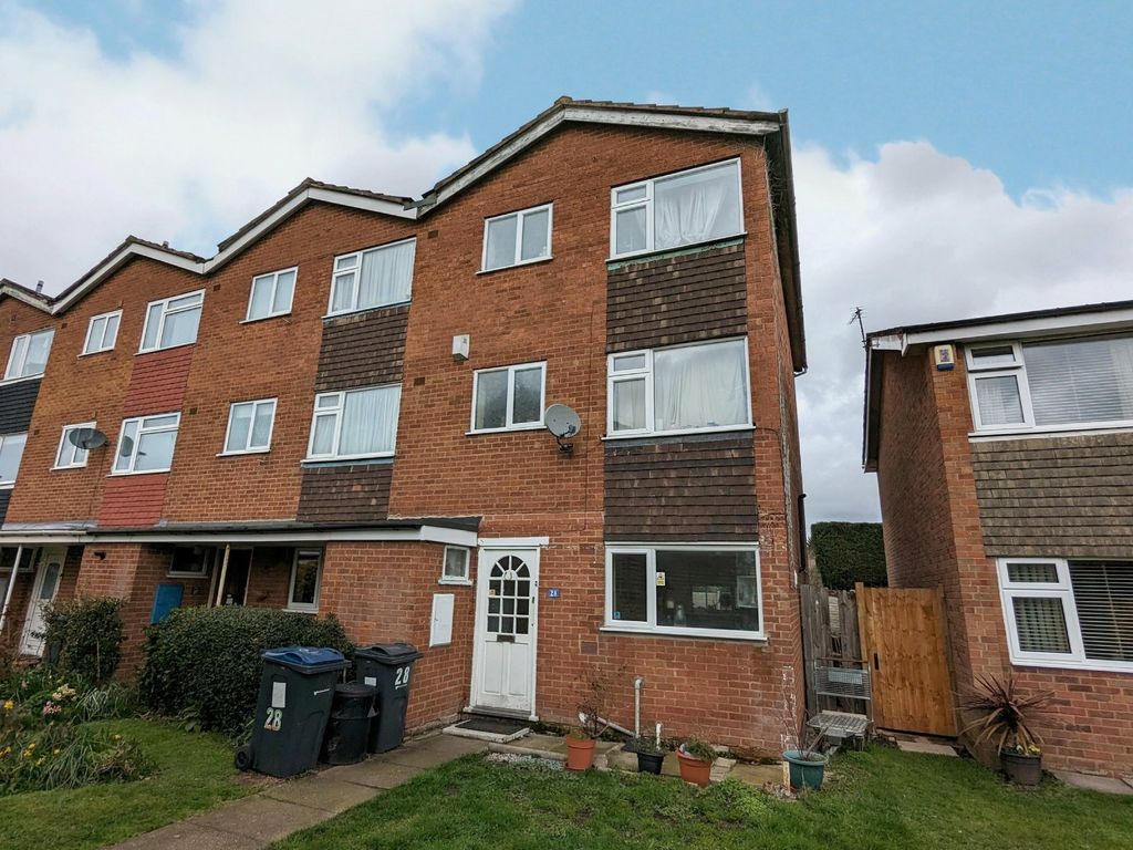 4 bed town house for sale in Coniston Close, Hall Green, Birmingham B28