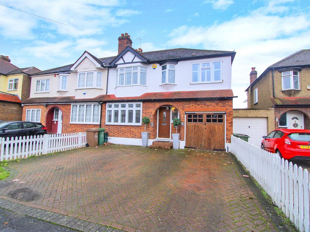 4 bed semidetached house for sale in Elmwood Close, Wallington SM6