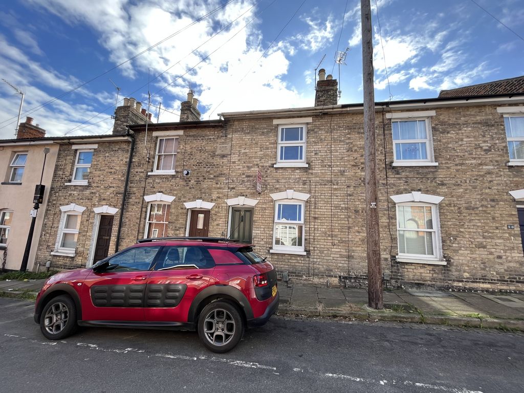 3 bed terraced house to rent in South Street, Colchester, Essex CO2, £