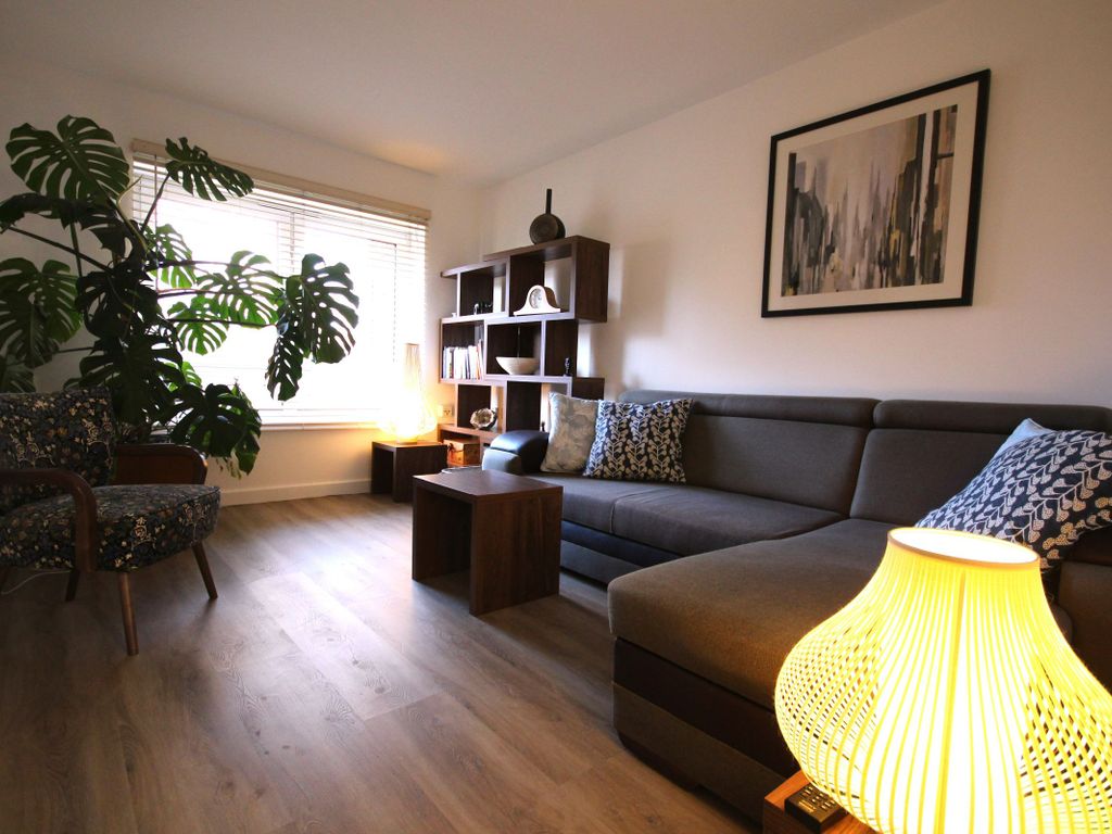 1 bed flat to rent in Renfrew Close, London E6, £1,450 pcm Zoopla