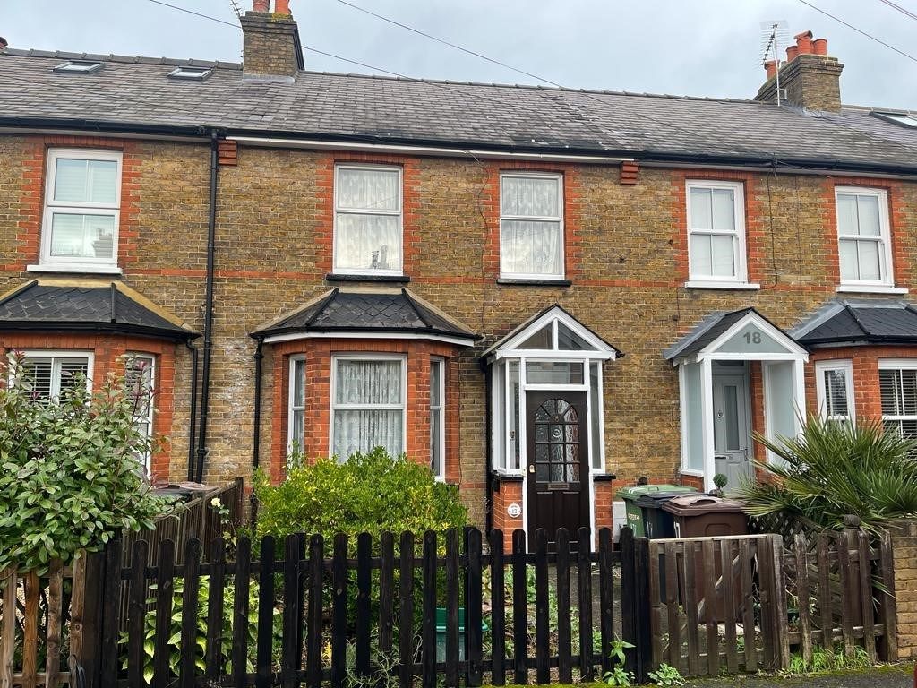 2 bed terraced house for sale in Elm Road, Ewell Village KT17, £425,000