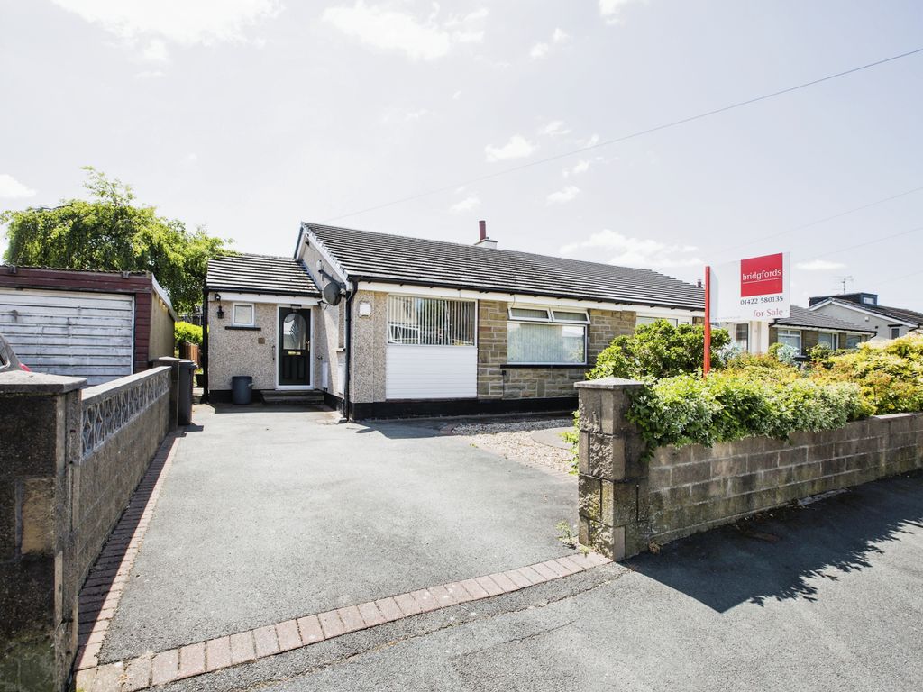 2 bed bungalow for sale in Wentworth Drive, Halifax, West Yorkshire HX2