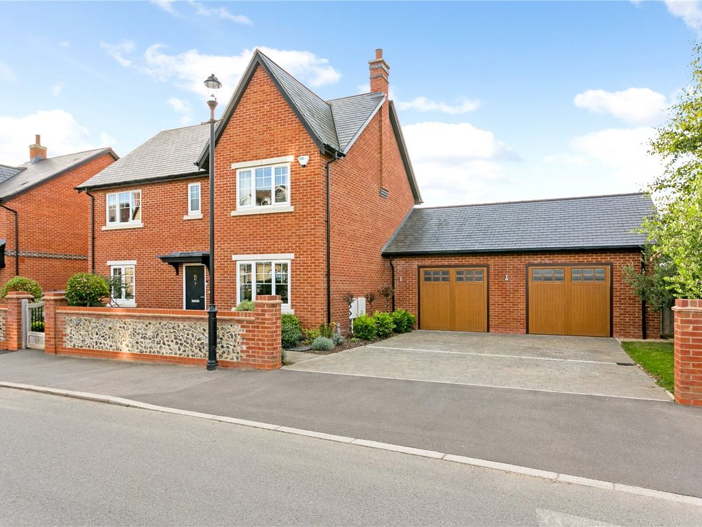 4 bed detached house for sale in Horse Leys, Rotherfield Greys, Henley