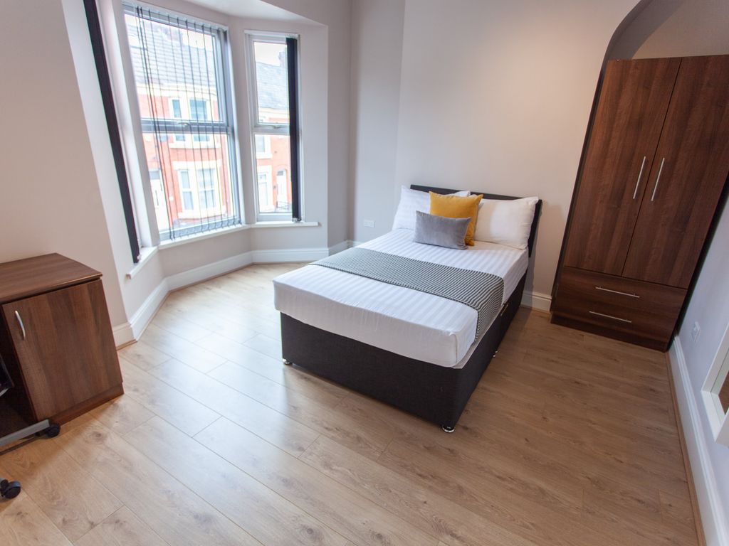 4 bed terraced house to rent in Empress Road, Kensington, Liverpool L7