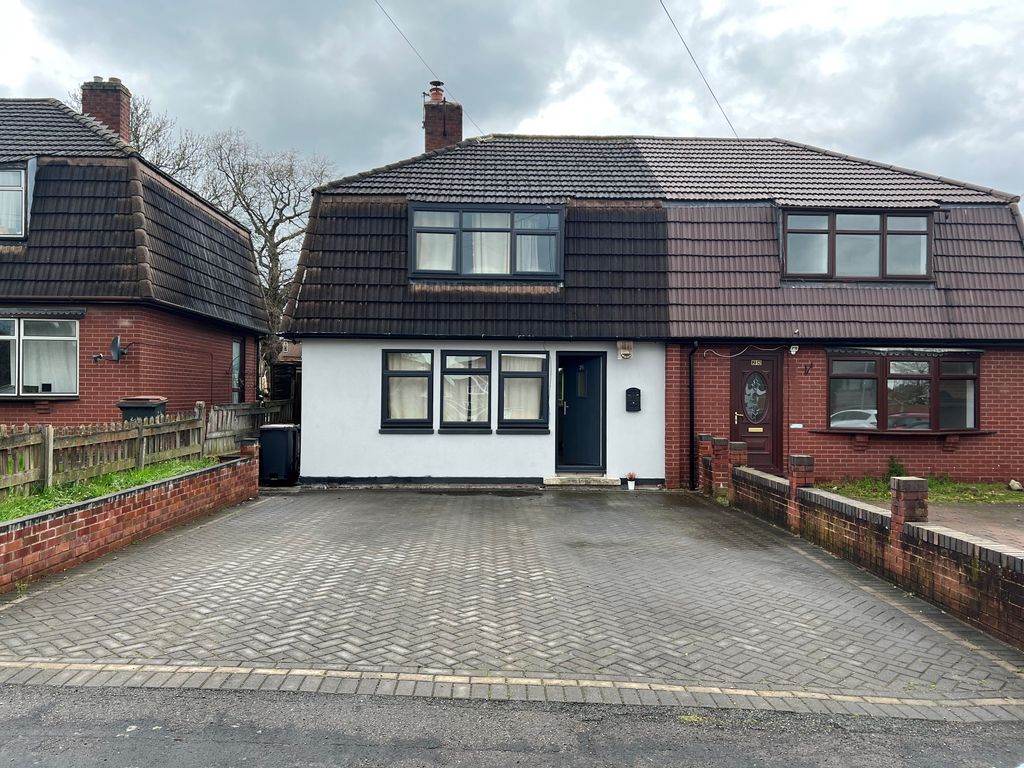 Semidetached house for sale in 26 Old Winnings Road, Keresley End