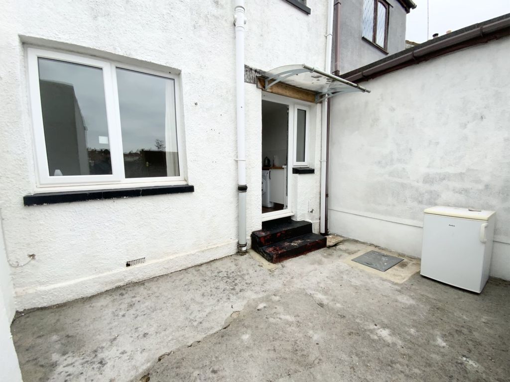 Leys Road, Torquay TQ2  