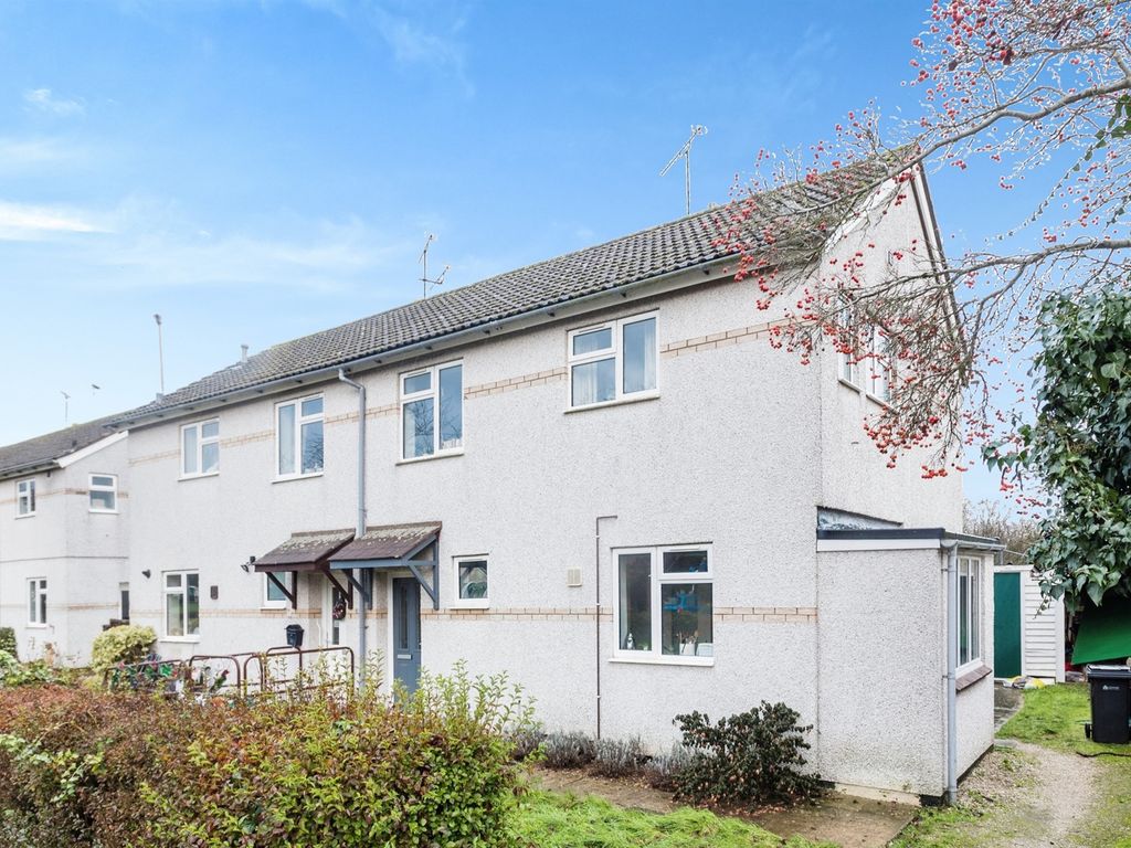 3 bed semidetached house for sale in Gassons Way, Lechlade GL7 Zoopla