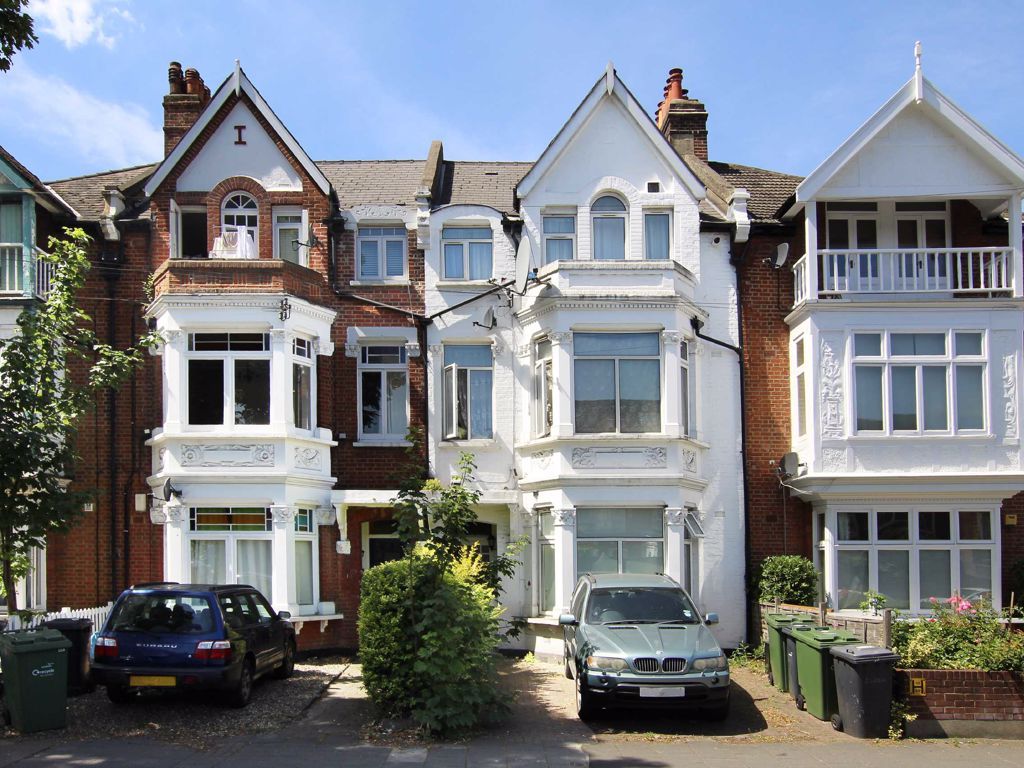 2 bed flat to rent in Thornton Avenue, London SW2 Zoopla