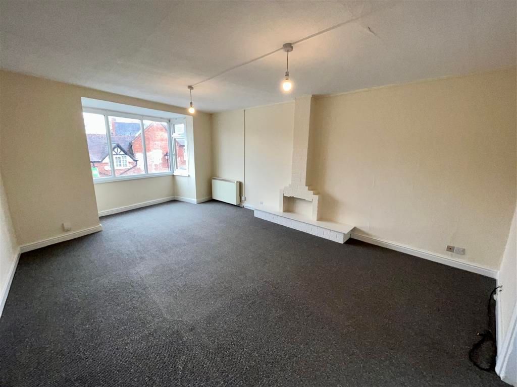3 bed flat to rent in High Street, Knowle, Solihull B93, £950 pcm Zoopla