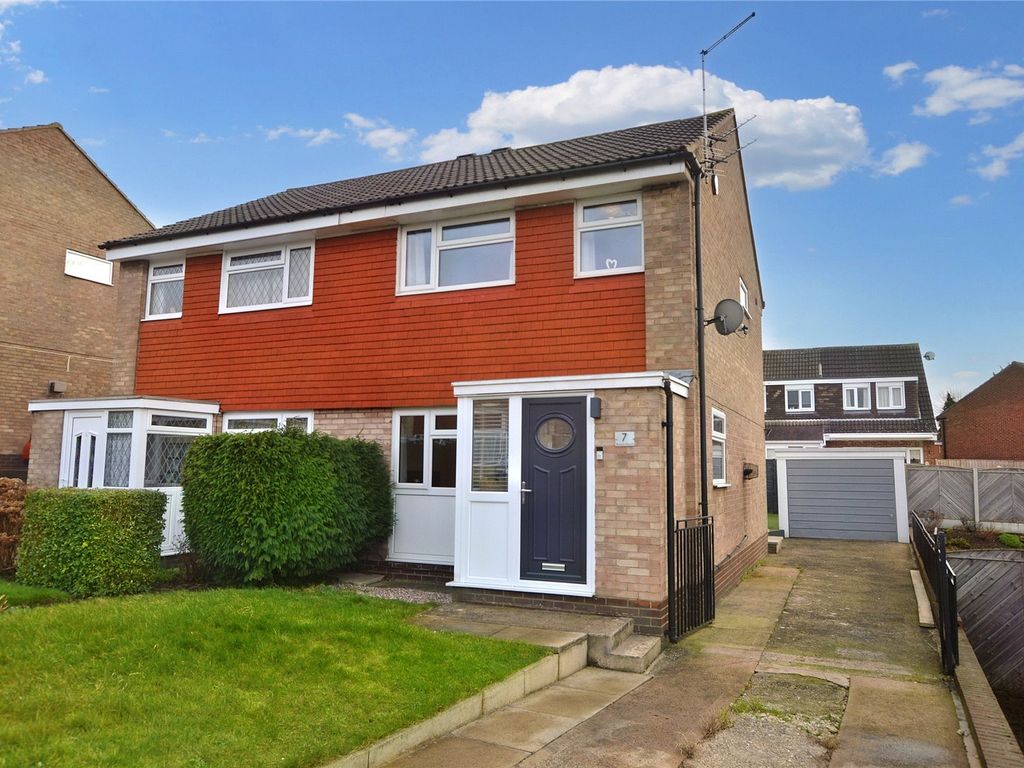 3 bed semidetached house for sale in Wood Mount, Rothwell, Leeds, West