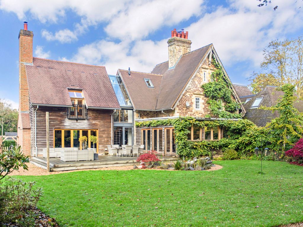 4 bed semidetached house for sale in High Beeches Lane, Handcross RH17