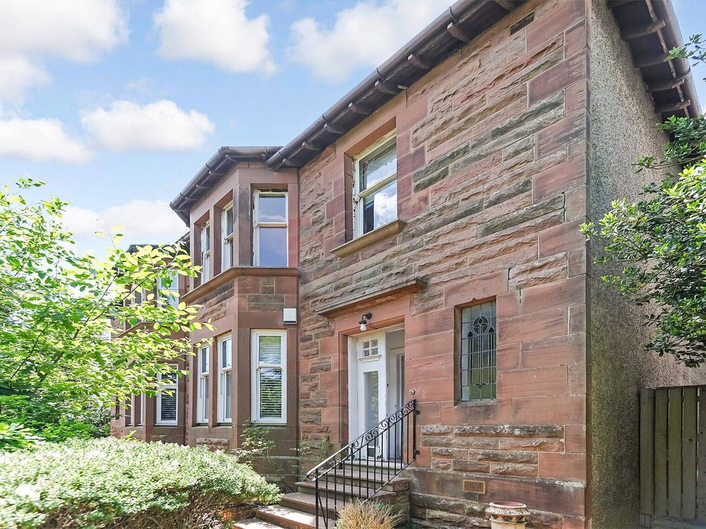 1 bed flat for sale in Clarkston Road, Netherlee, Glasgow G44, £150,000