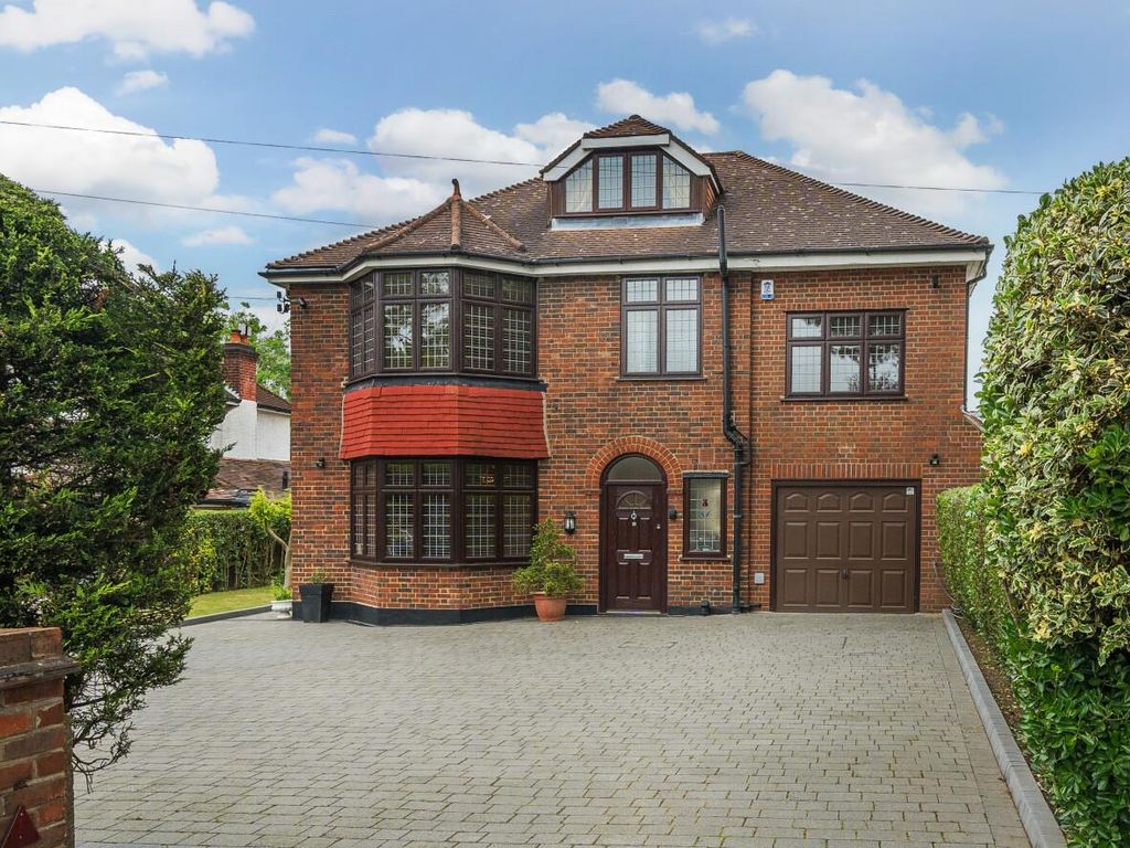 6 bed detached house for sale in Cheam Road, Ewell, Epsom KT17, £