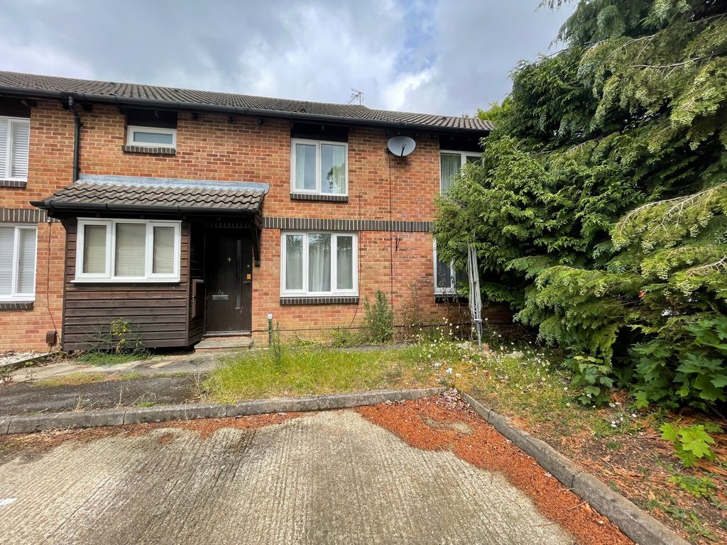 2 bed semidetached house to rent in Ruskin Close, Basingstoke RG21