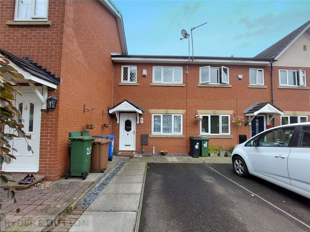 3 bed terraced house to rent in Danebank Mews, Denton, Manchester