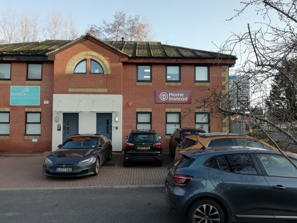 Office to let in 8 Tanners Yard, London Road, Bagshot GU19 Zoopla
