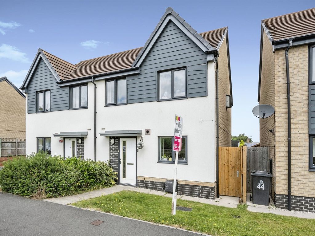 3 bed semidetached house for sale in Granby Road, Edlington, Doncaster